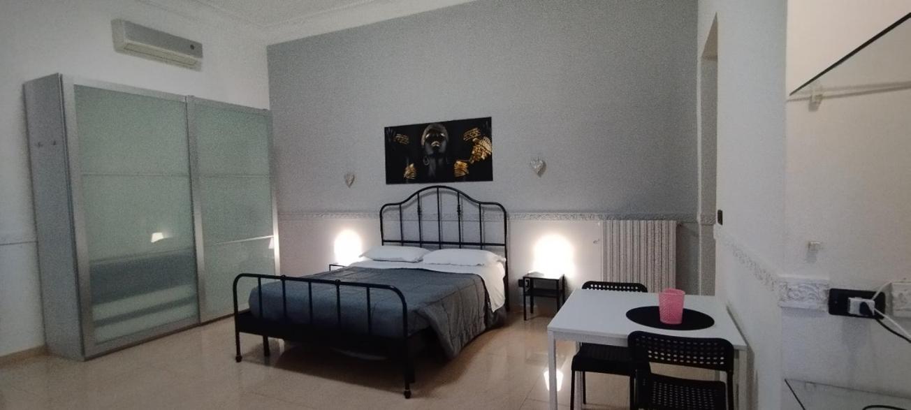 B&B Nancy Napels Buitenkant foto